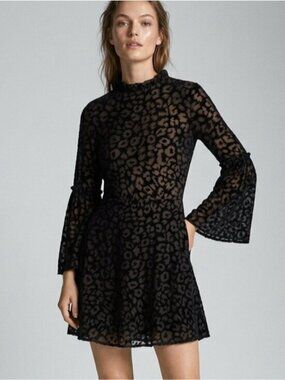 DESIGN LAB Velvet Burnout Dress